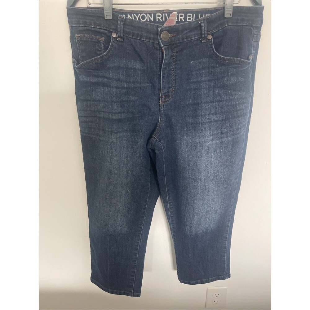 Canyon River Blues Capri Women's size 14 Dark Wash Blue Denim jeans
